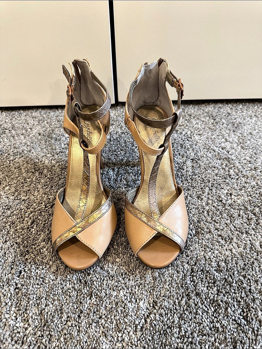 Seychelles Strappy Heels in Tan & Gold US 6